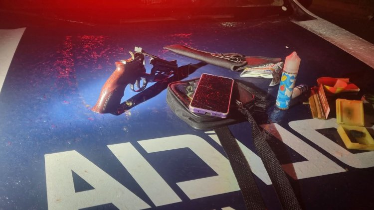 Homem é preso com cocaína, maconha, dinheiro e revólver calibre .357
