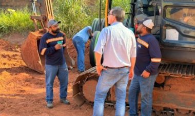 Prefeito Dr. Cassiano Maia acompanha obras de pavimentação e drenagem em diferentes bairros de Três Lagoas